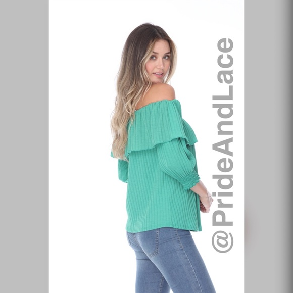 🌴GREEN RUFFLE OFF SHOULDERS TOP🌴 - Picture 2 of 4